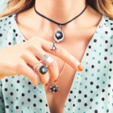 How to incorporate Crystal Jewelry to your daily routine