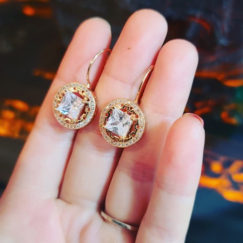 Gold plated earring Clear Zirconia Lever Back Round